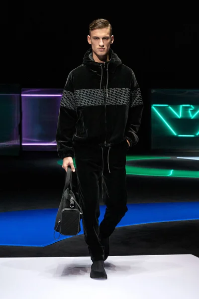 Look 24